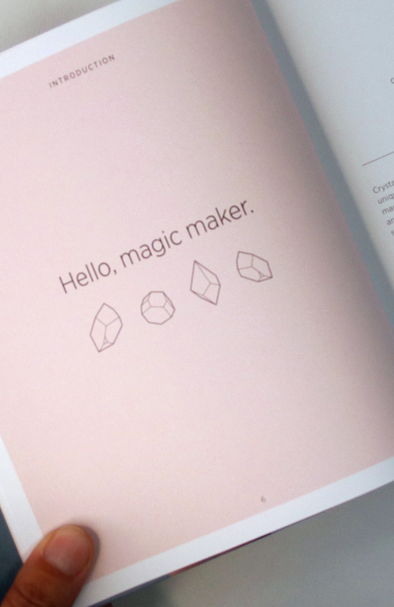 Crystals: The Modern Guide to Crystal Healing